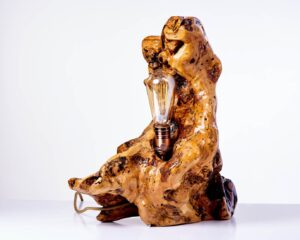 lampa z drewna oliwnego