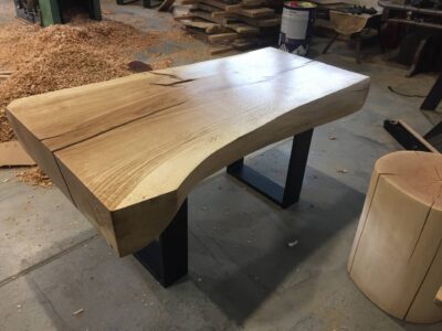 stolik drewniany ręcznie robiony 1
