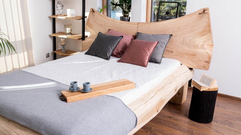 Łóżko dębowe z bali lite drewno-wezgłowie dębowy motyl 3240