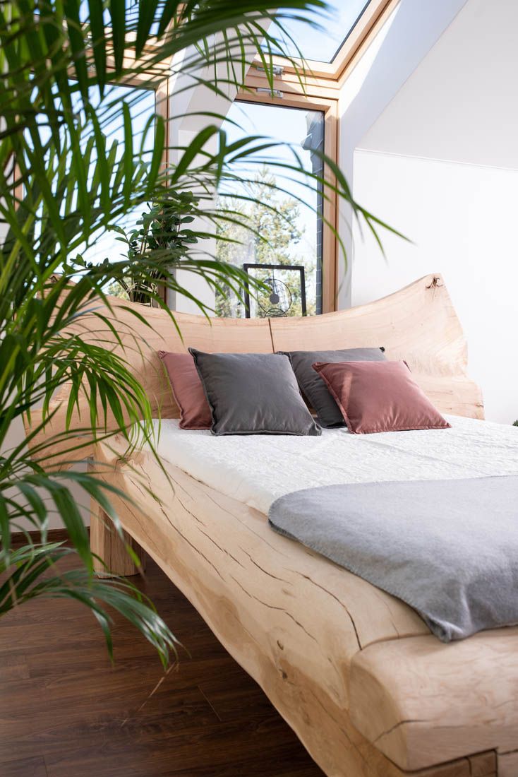 Naturalne łóżko dębowe – idealne połączenie piękna i trwałości