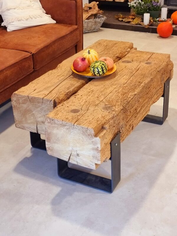 stolik ze starego drewna_2 ławki z naturalnego drewna